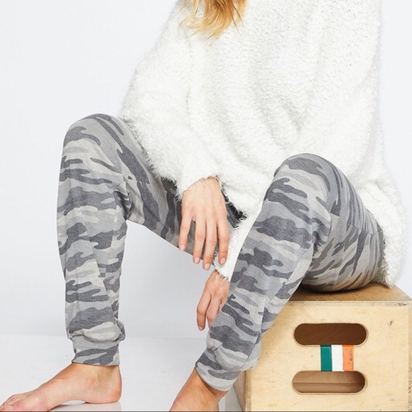 1 LEFT‼️ Loungin’ Camo Joggers-Grey - Picture 3 of 3